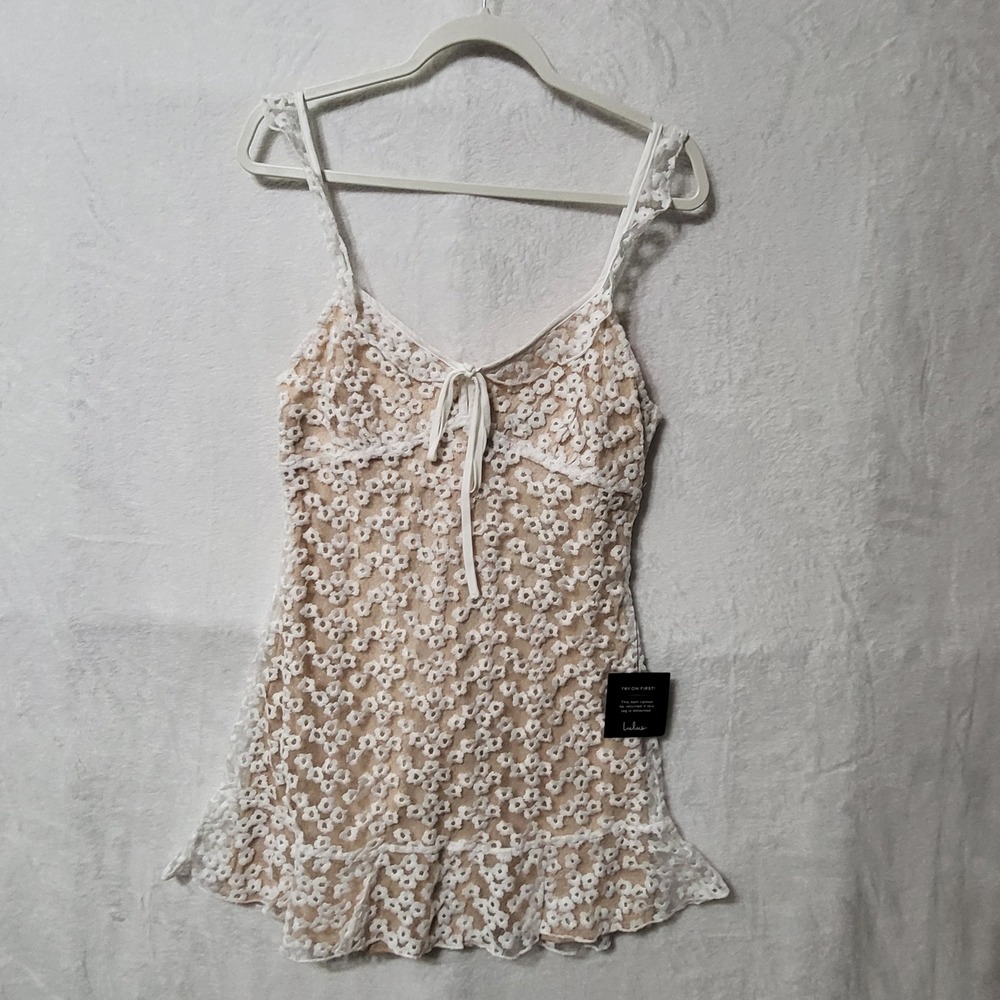 Lulus Floral Lace Babydoll Mini Dress White Sleeveless Ruffle Hem Tie Front Sz S